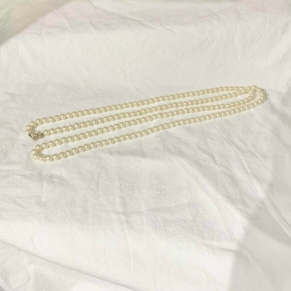 Vintage Faux Pearl Necklace Multi Strand Rhinestone Bow Clasp Costume Jewelry - Picture 4 of 5